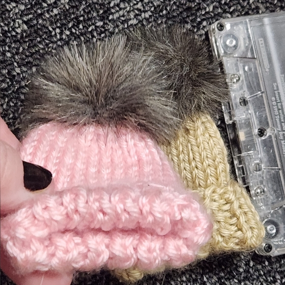 💖💖💖Set of 2 handmade doll winter beanies with fur - Picture 7 of 7
